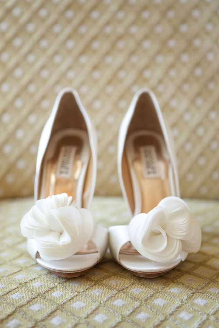 Foto de los zapatos de la novia