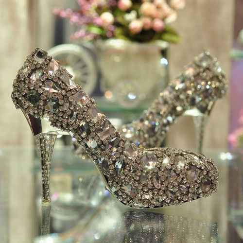 Zapatos 'high fashion' para el matrimonio 
