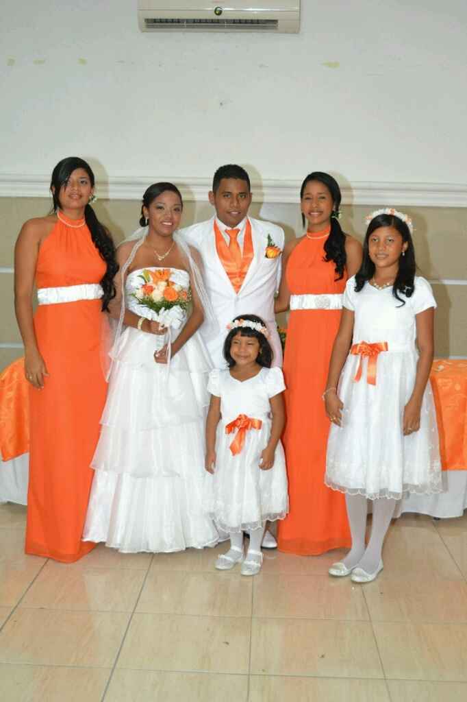 Color blanco salmon y coral
