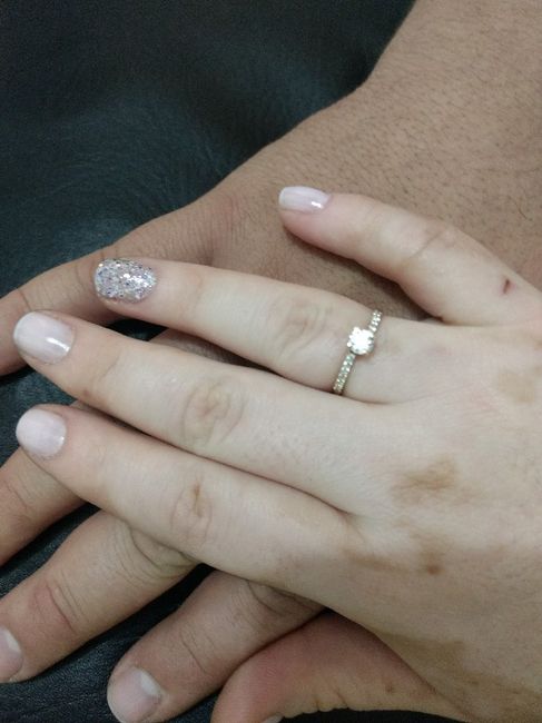 ¿Tenías las uñas arregladas cuando te entregaron el anillo? 💍 4