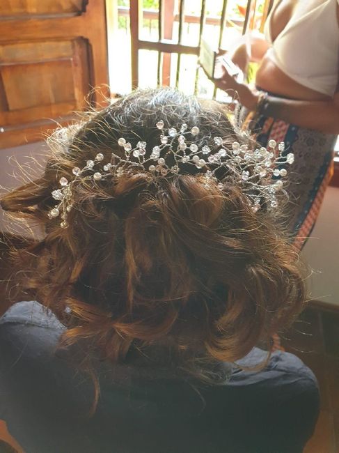 Peinado de novia con flores: ¿Es tu estilo? - 1