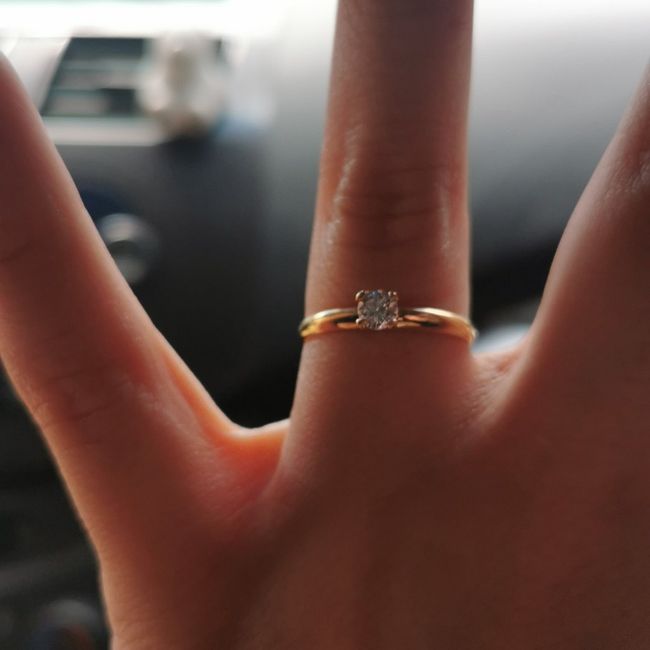 ¿De qué color es la piedra de tu anillo de compromiso? 💍 2