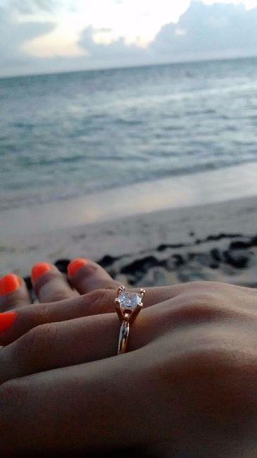 Mi hermoso anillo de compromiso !!