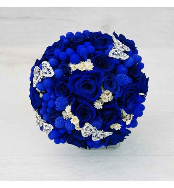 Rosas Azules con plateado