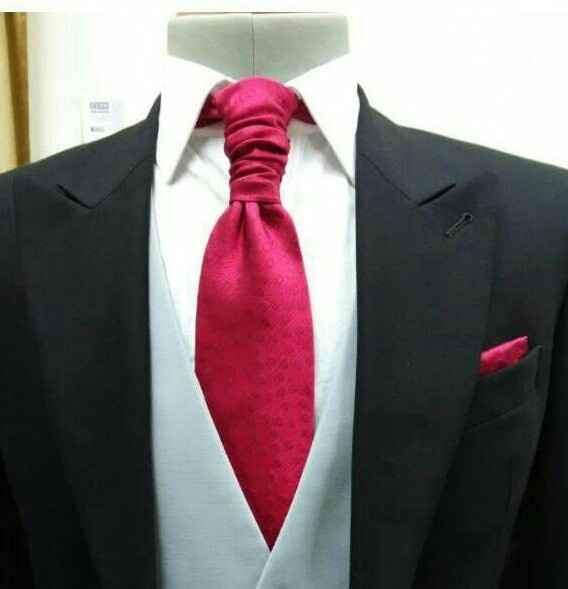 ¿La corbata o el corbatín para el novio? - 1
