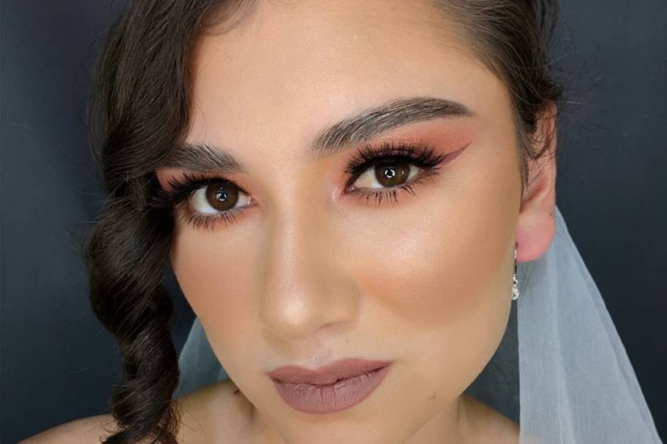 Maquillaje y peinado novia