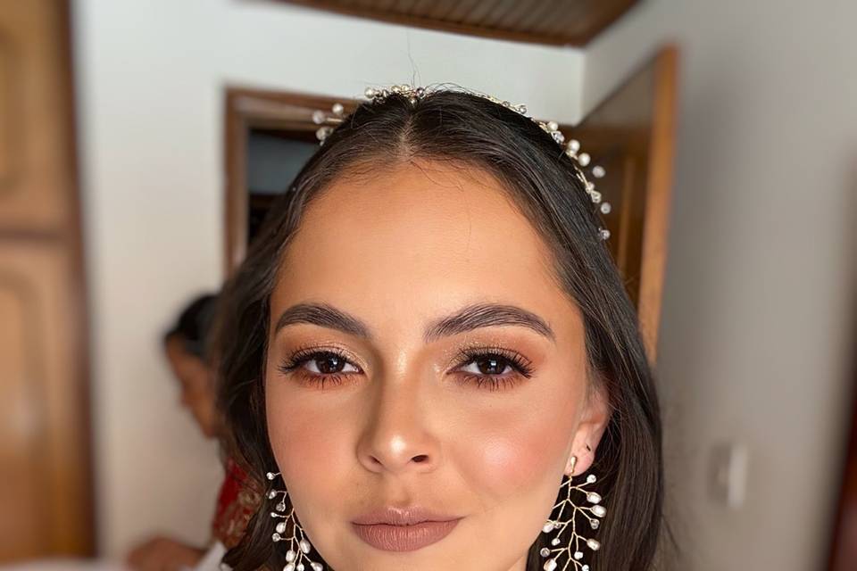 Maquillaje y peinado novia