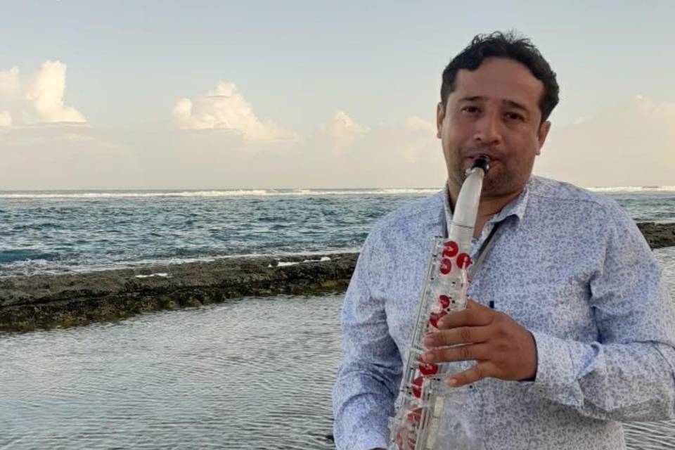 Oscar Herrera Saxophone