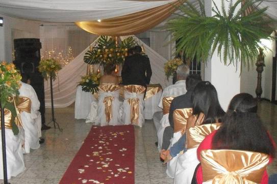 Celebra tu boda con nosotros