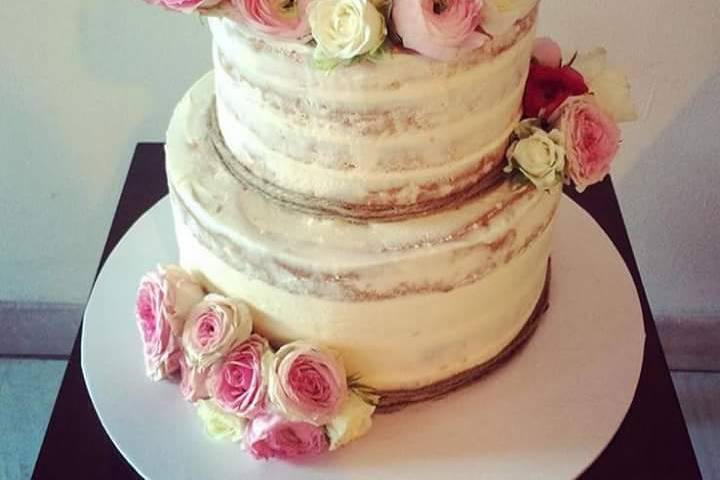 Naked cake rosas naturales