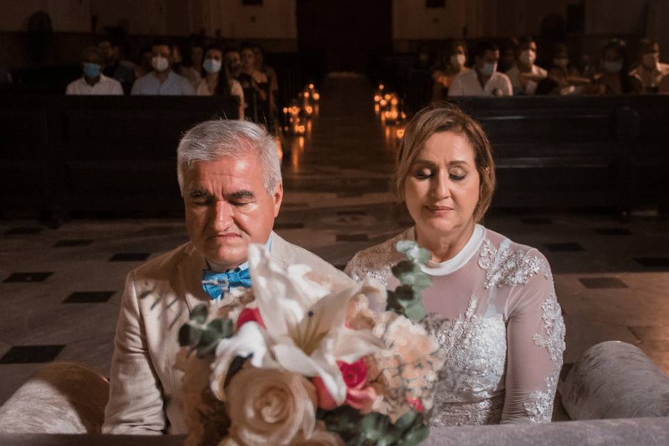 Novios en ceremonia