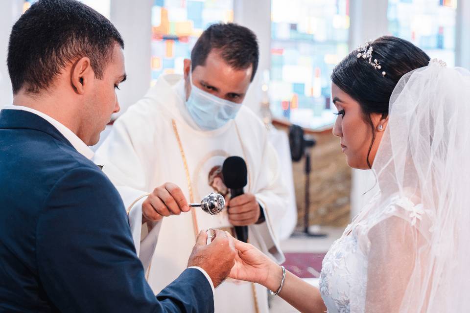 Novios en ceremonia