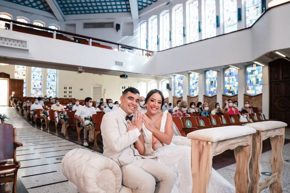 Novios en ceremonia