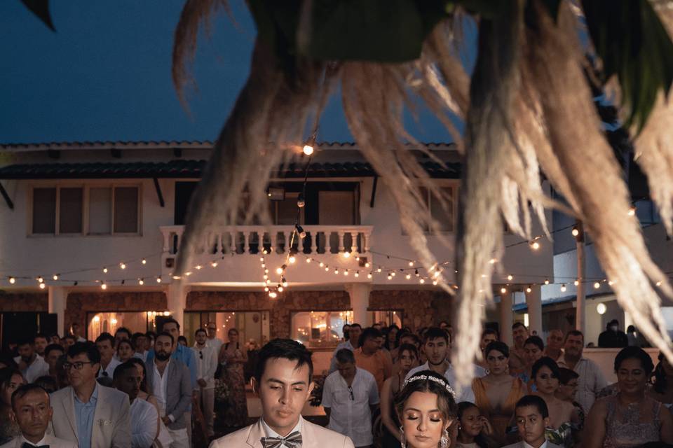 Novios en ceremonia