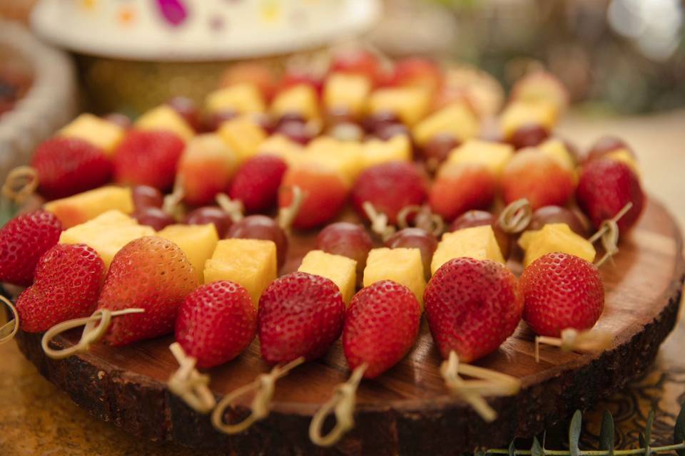 Pinchos de frutas