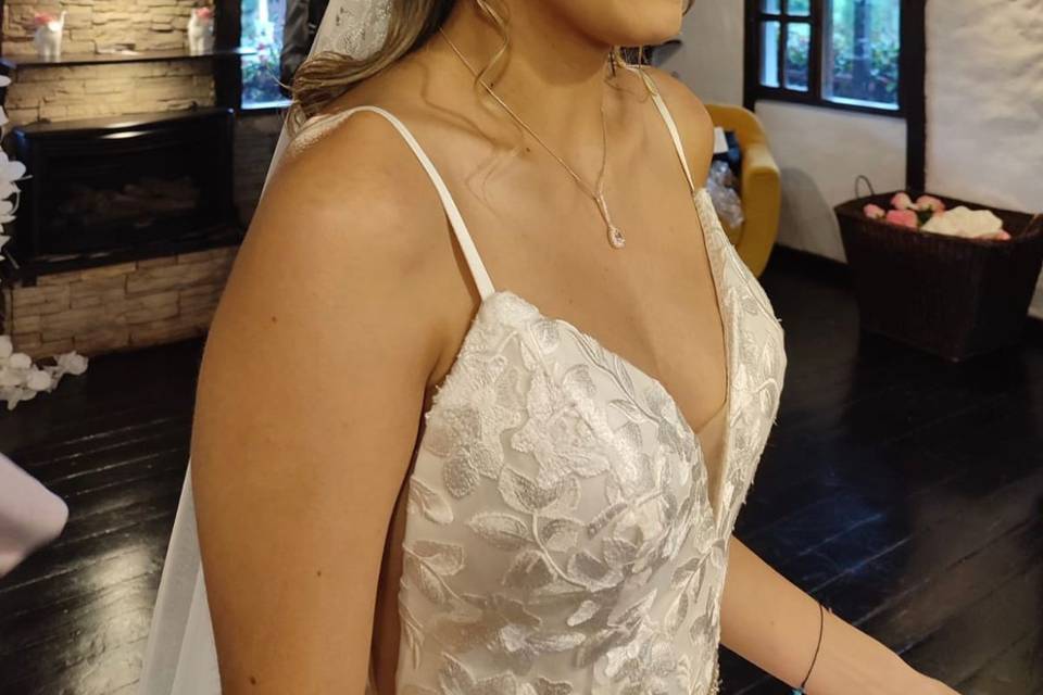 Maquillaje y peinado de novia