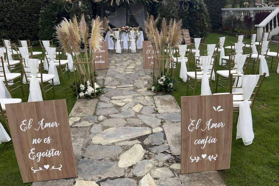 Angee Nieto Wedding Planner