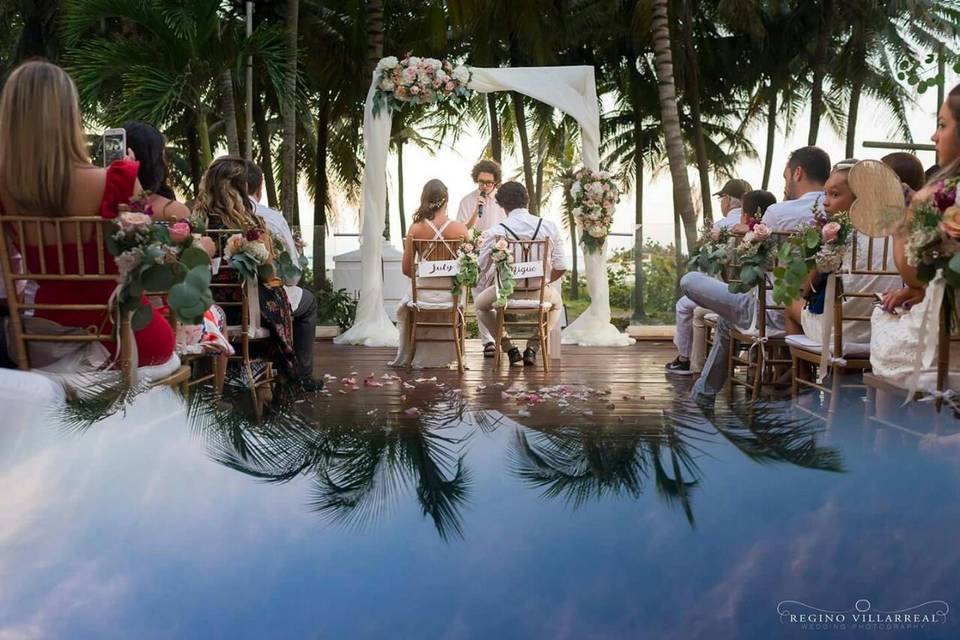 Boda frente a la playa