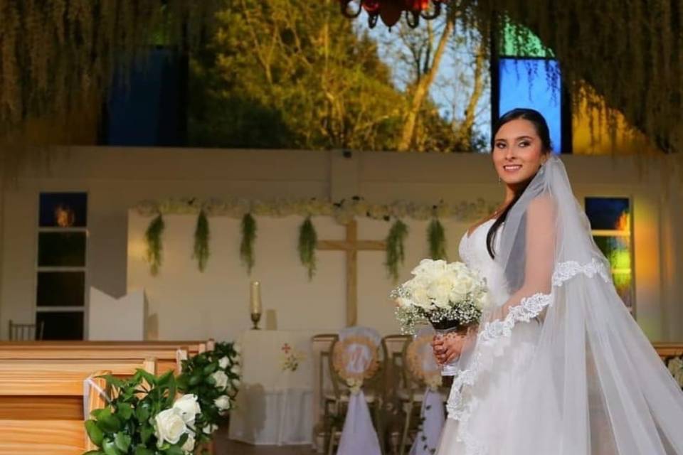 Novia en capilla