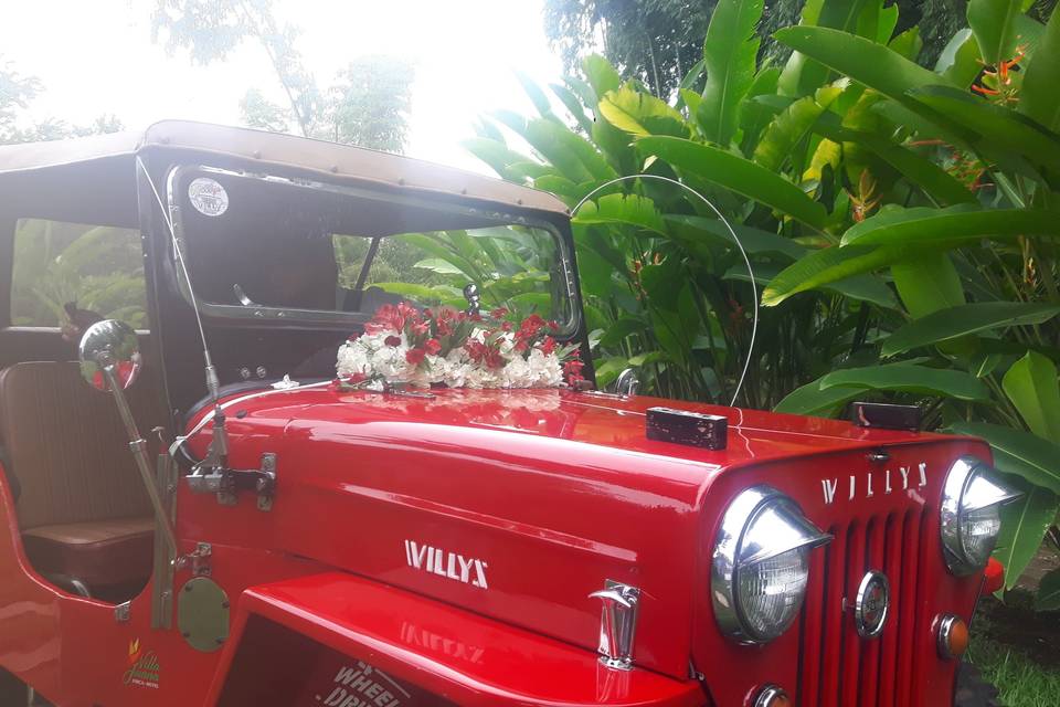 Jeep Willys rojo