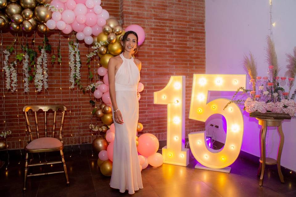 15 Rosa