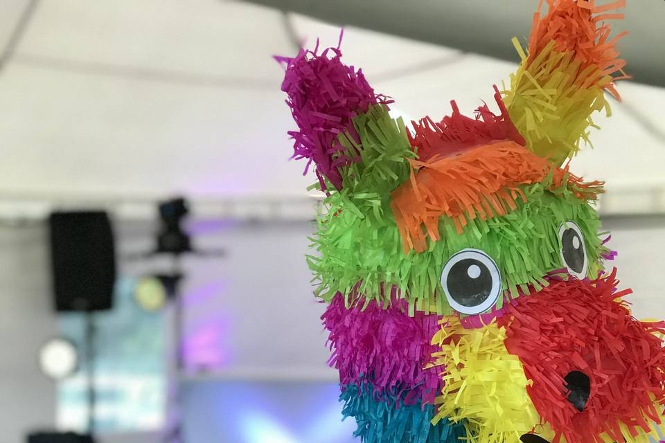 Piñatas y decoración