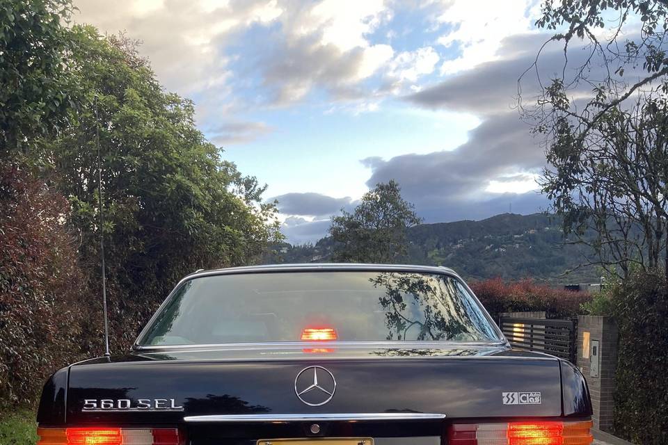 Mercedes 560 SEL