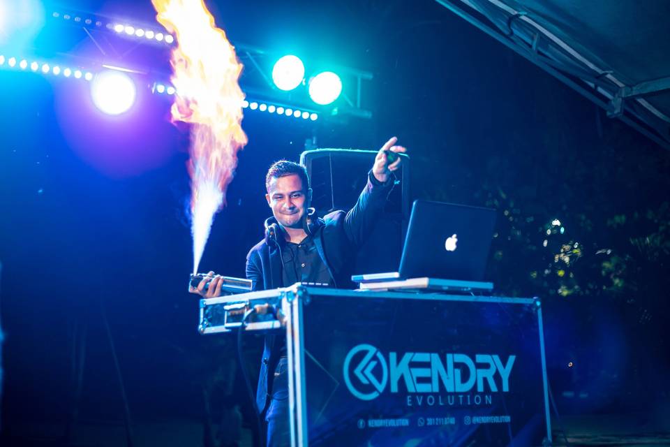 DJ Kendry Evolution & Anderson Riera