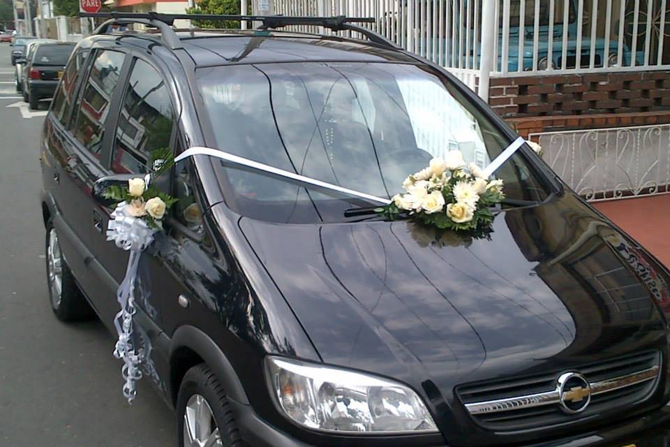 Decoración carro de novia