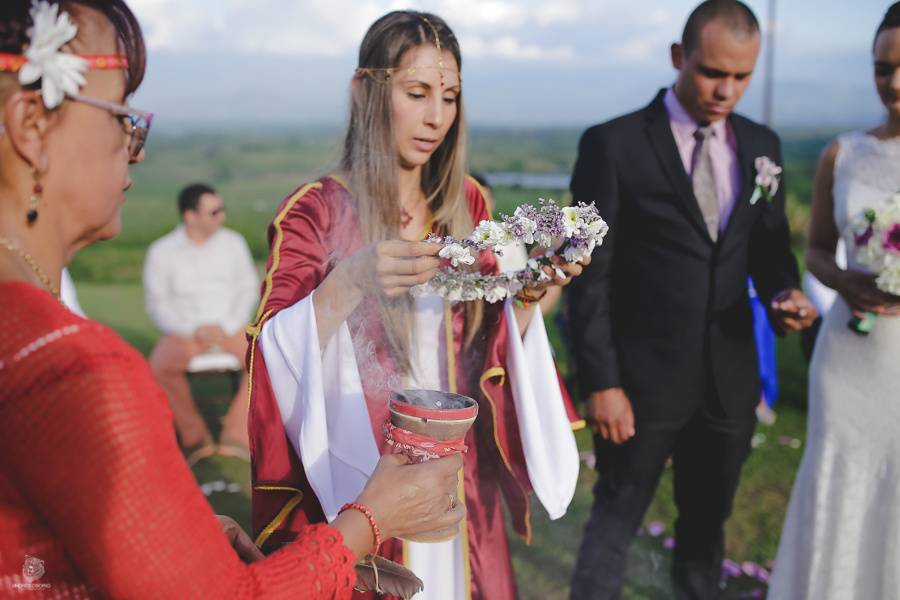Vínue Sacerdotisa de Bodas y Ceremonias Simbólicas