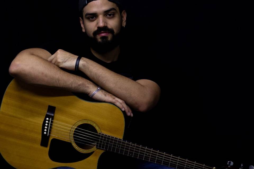 Manuel - cantante guitarrista