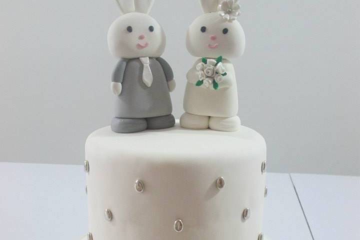 Torta de novia y conejitos