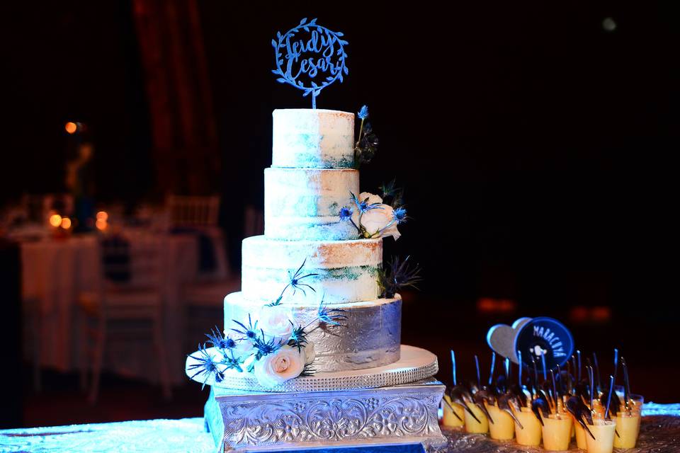 Imponente pastel de boda