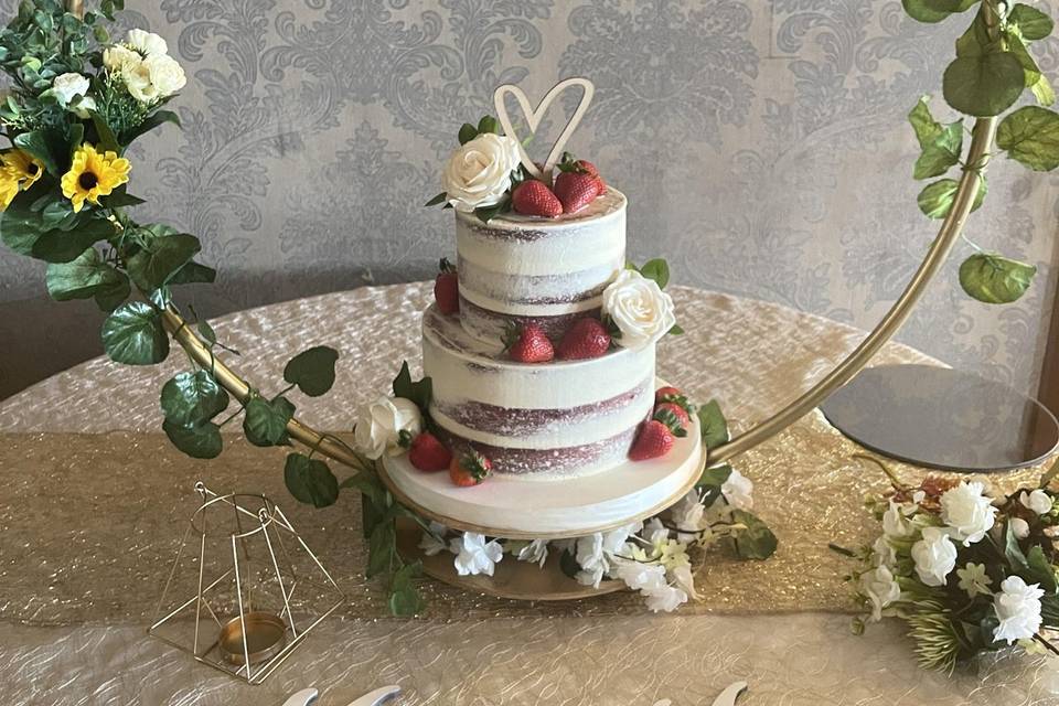 Torta semi-naked con frutas