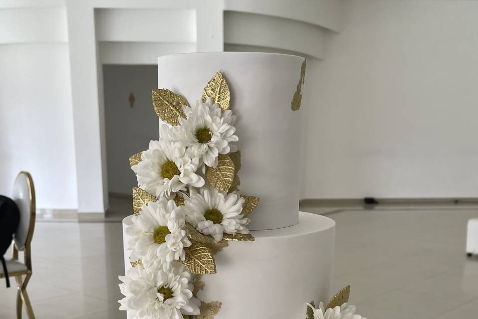 Torta 3 pisos fondant flores