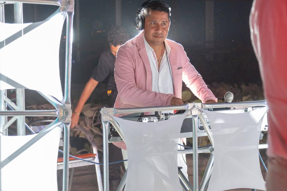 DJ Tapia