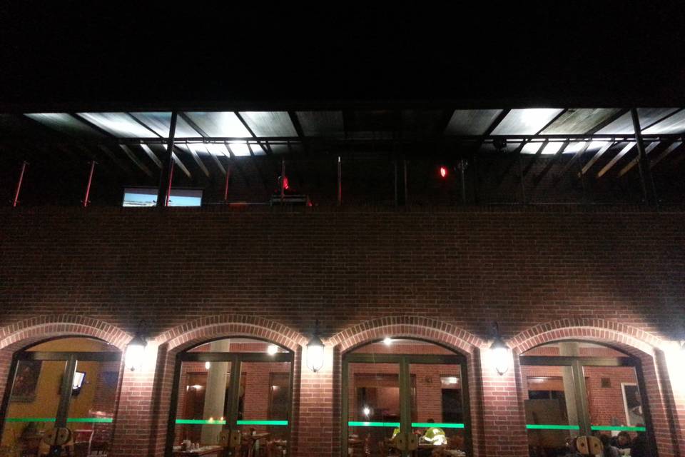 Salón terraza de noche