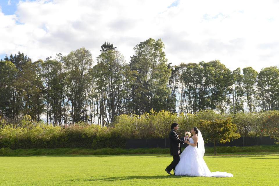 Alejandro Caro Wedding Photo