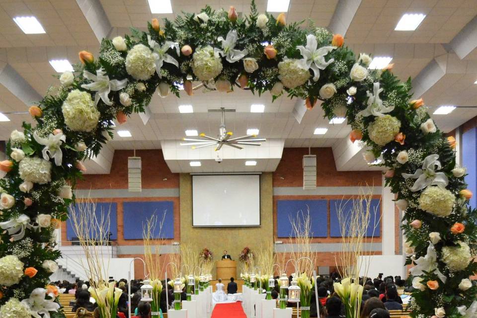 Decoración capilla boda novios