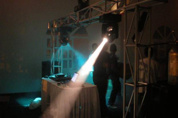 Luces y sonido truss