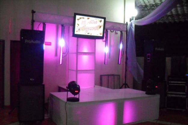 Sonido, luces y mini tarima