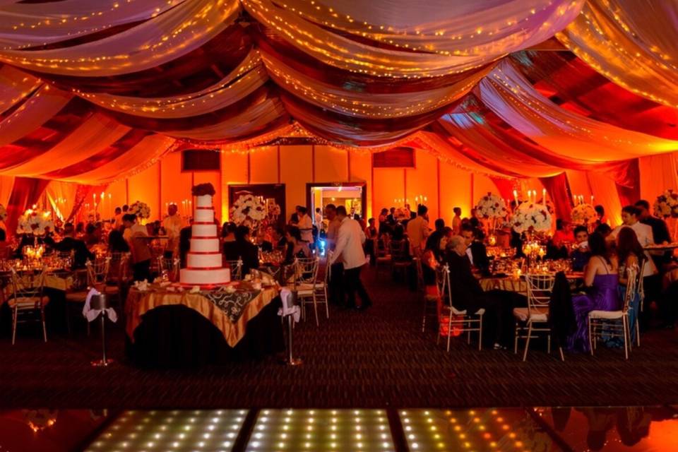 Renta de mobiliario y luces para evento