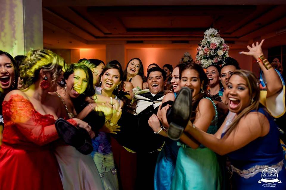 Invitados felices