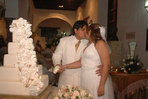 Novios felices