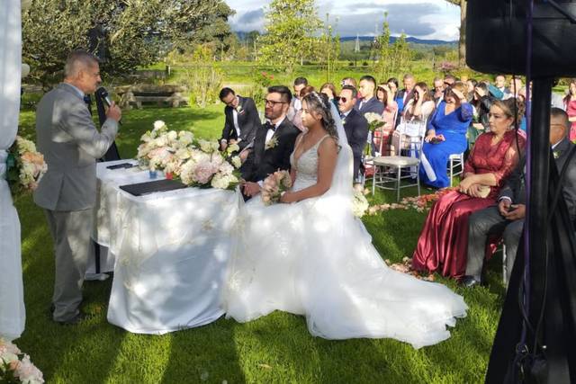 Mauricio Giral - Oficiante de Bodas Simbólicas