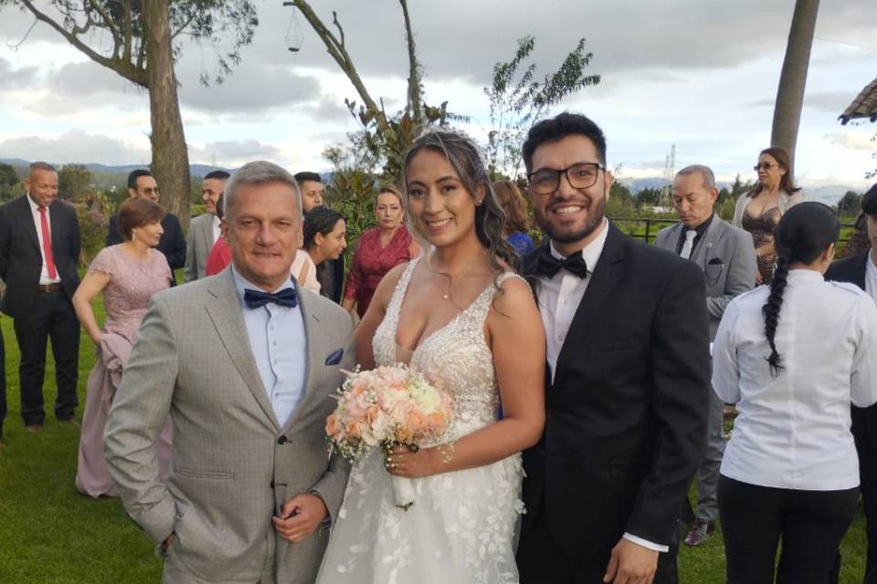 Bella pareja y feliz