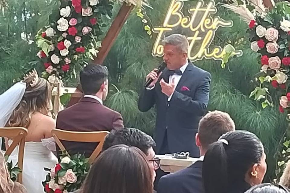 Mauricio Giral - Oficiante de Bodas Simbólicas