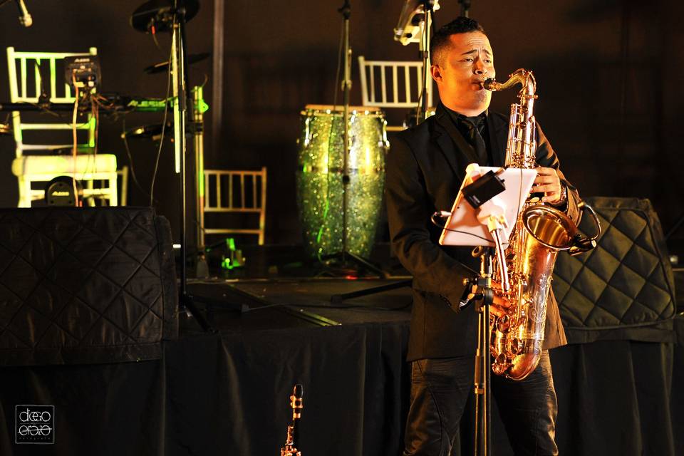 Saxofón en vivo para cenas