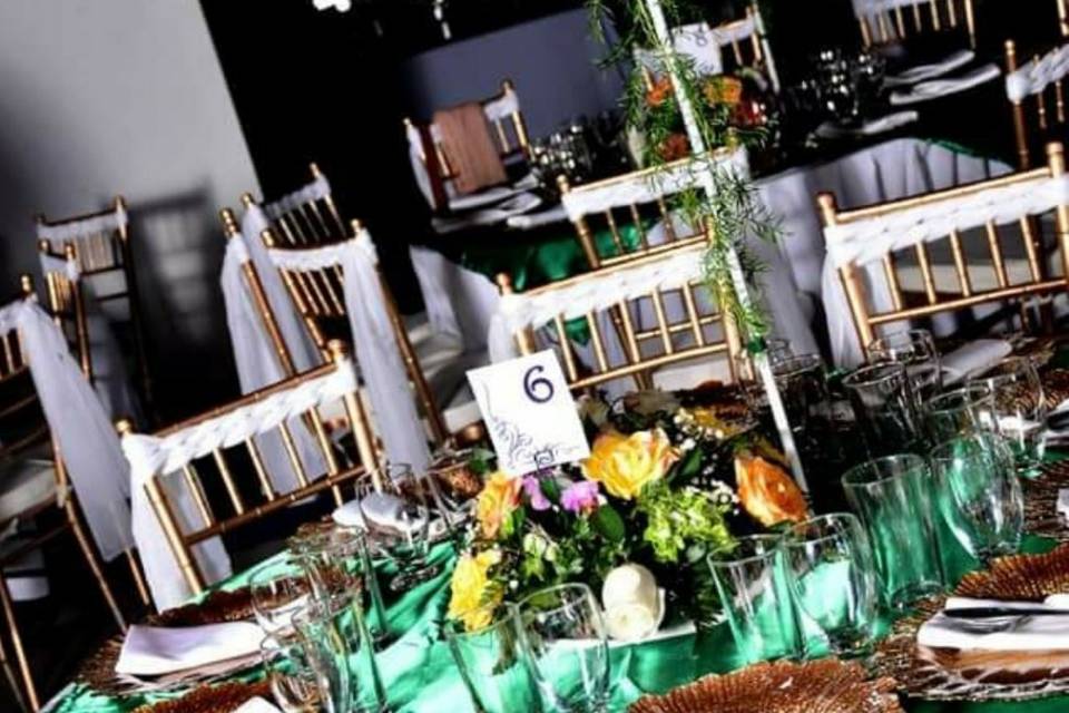 Mesa boda verde esmeralda