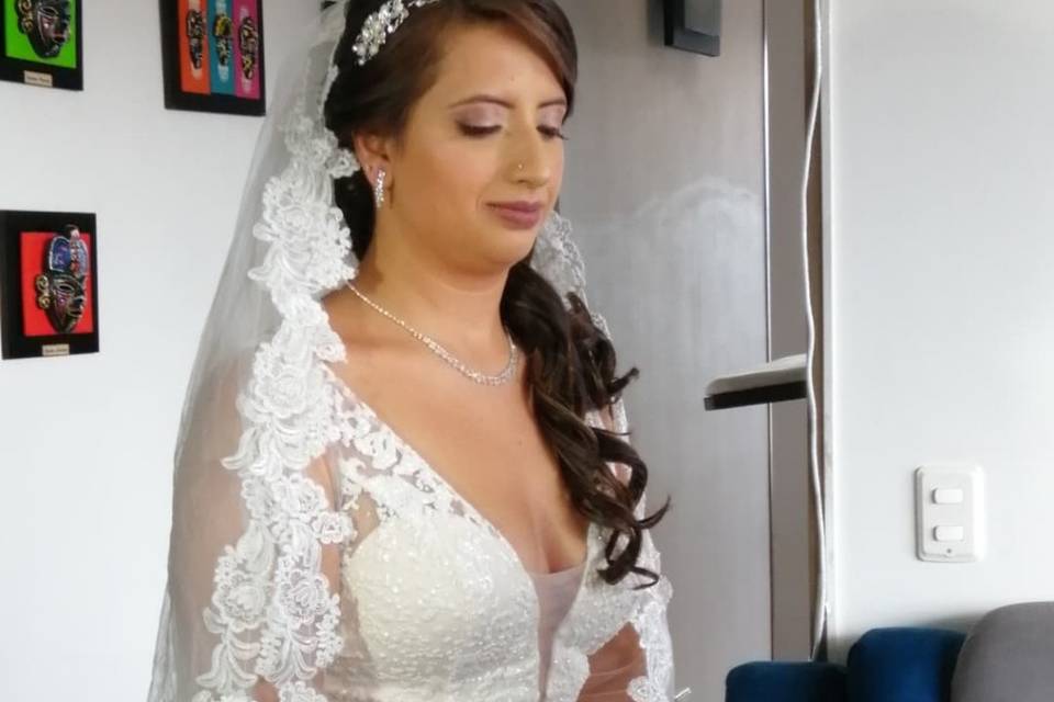 Maquillaje y peinado novia